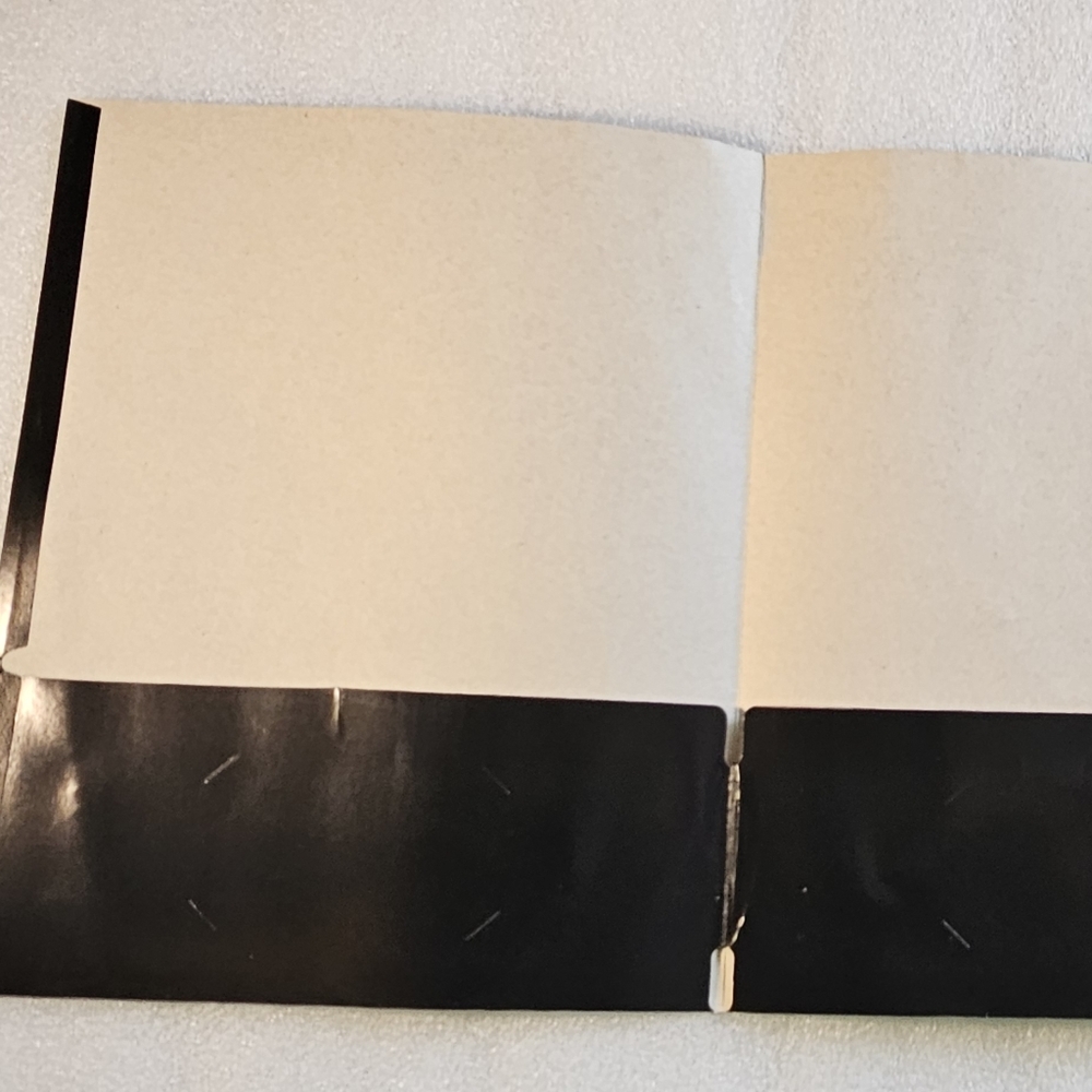 Folders & Notebooks - Picture 7 of 8